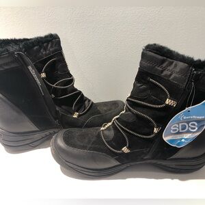 Bare Traps 11 women’s NEW black snow boots